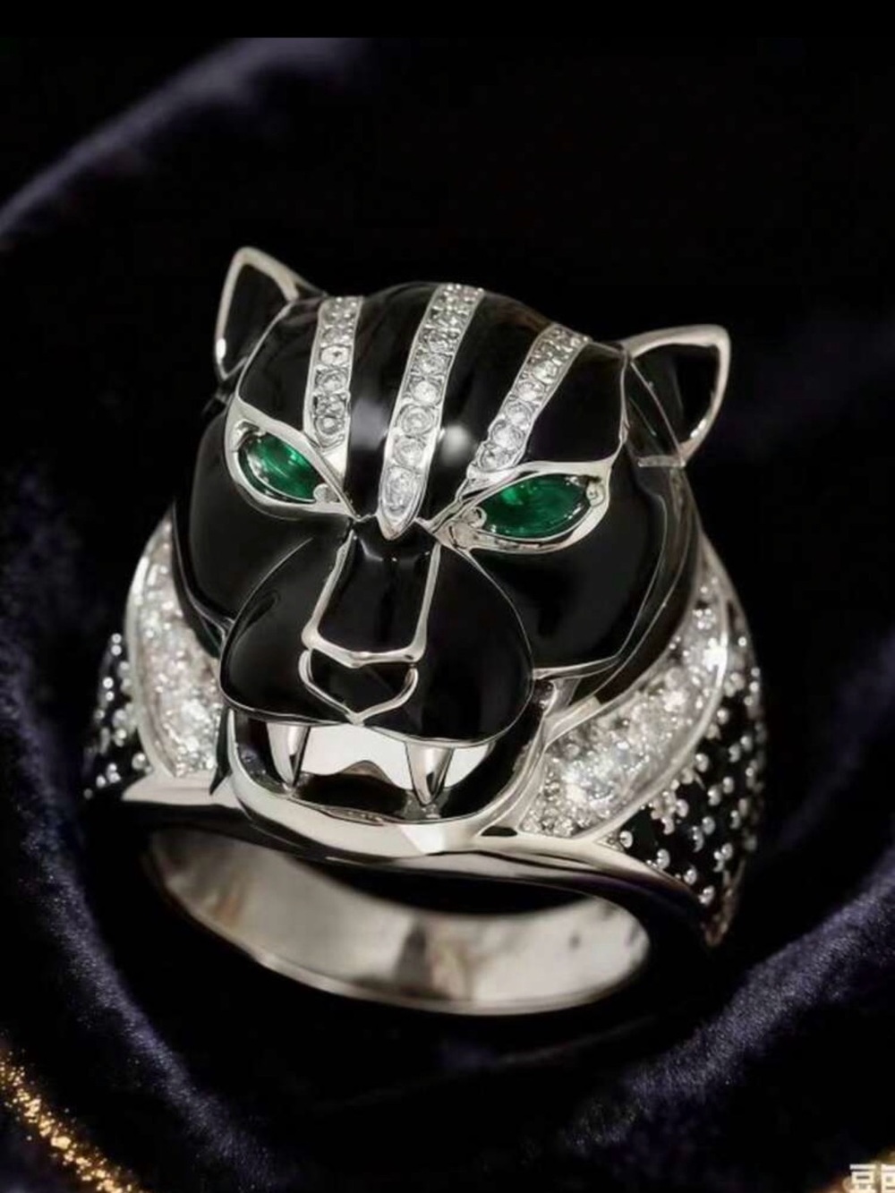 Black Panther Head Ring with Green Eyes - Men Jewelry